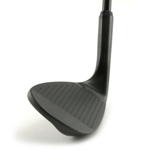 Svart wedge från InaZone CNC Spin 3.0 med slipad yta och greppvänlig design för golfspelare.